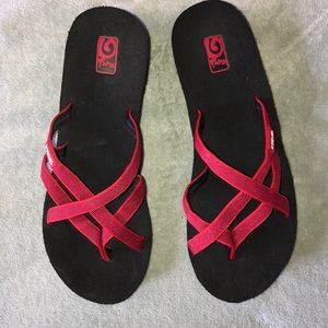 Teva wedge flip flops red like new!